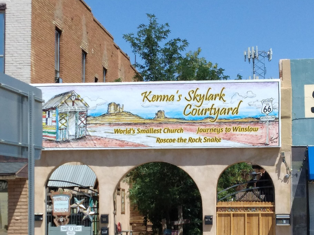 Tiny Church of the Mother Road-温斯洛必去景点