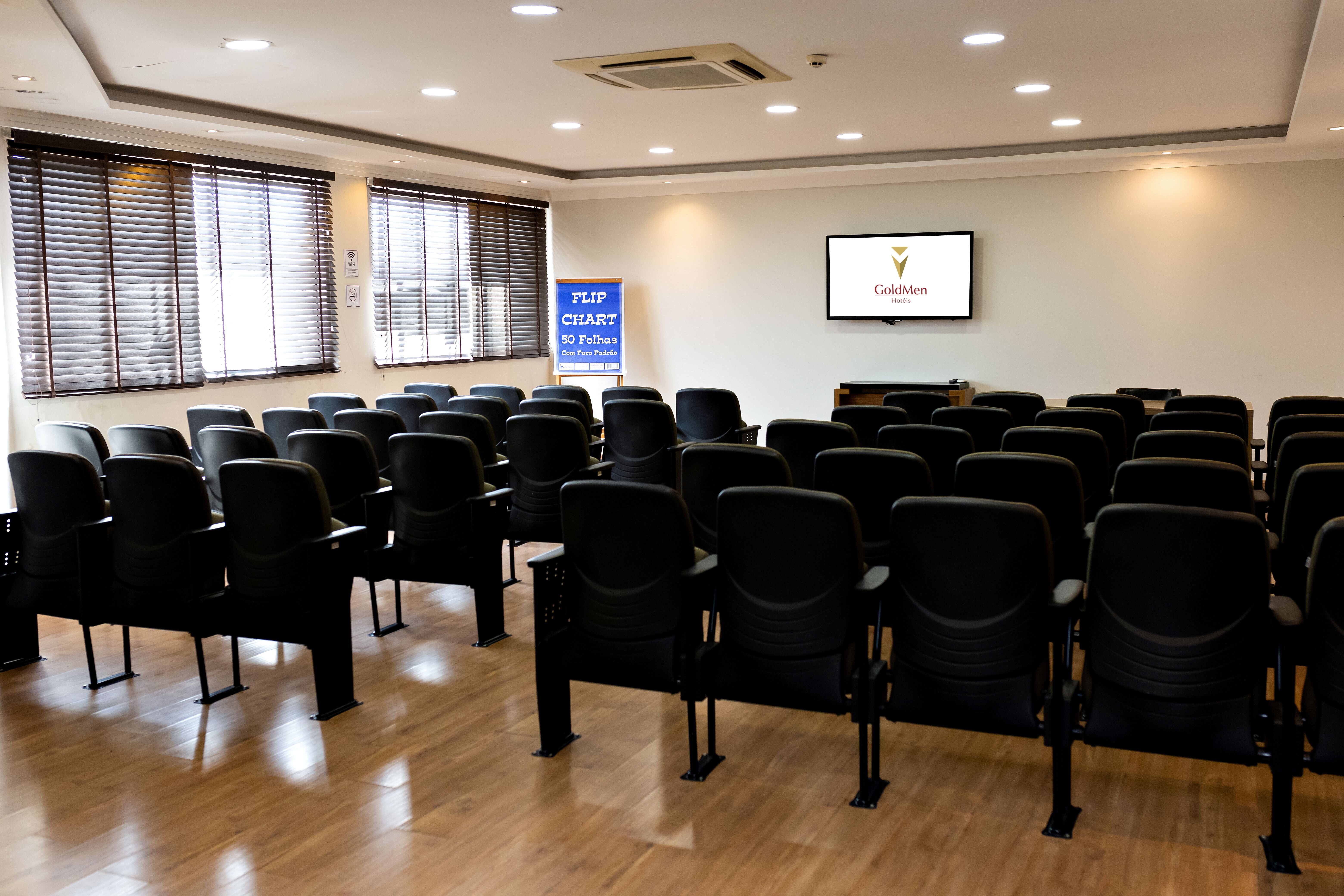 Goldmen Business Hotel Cianorte-商务中心/多功能厅