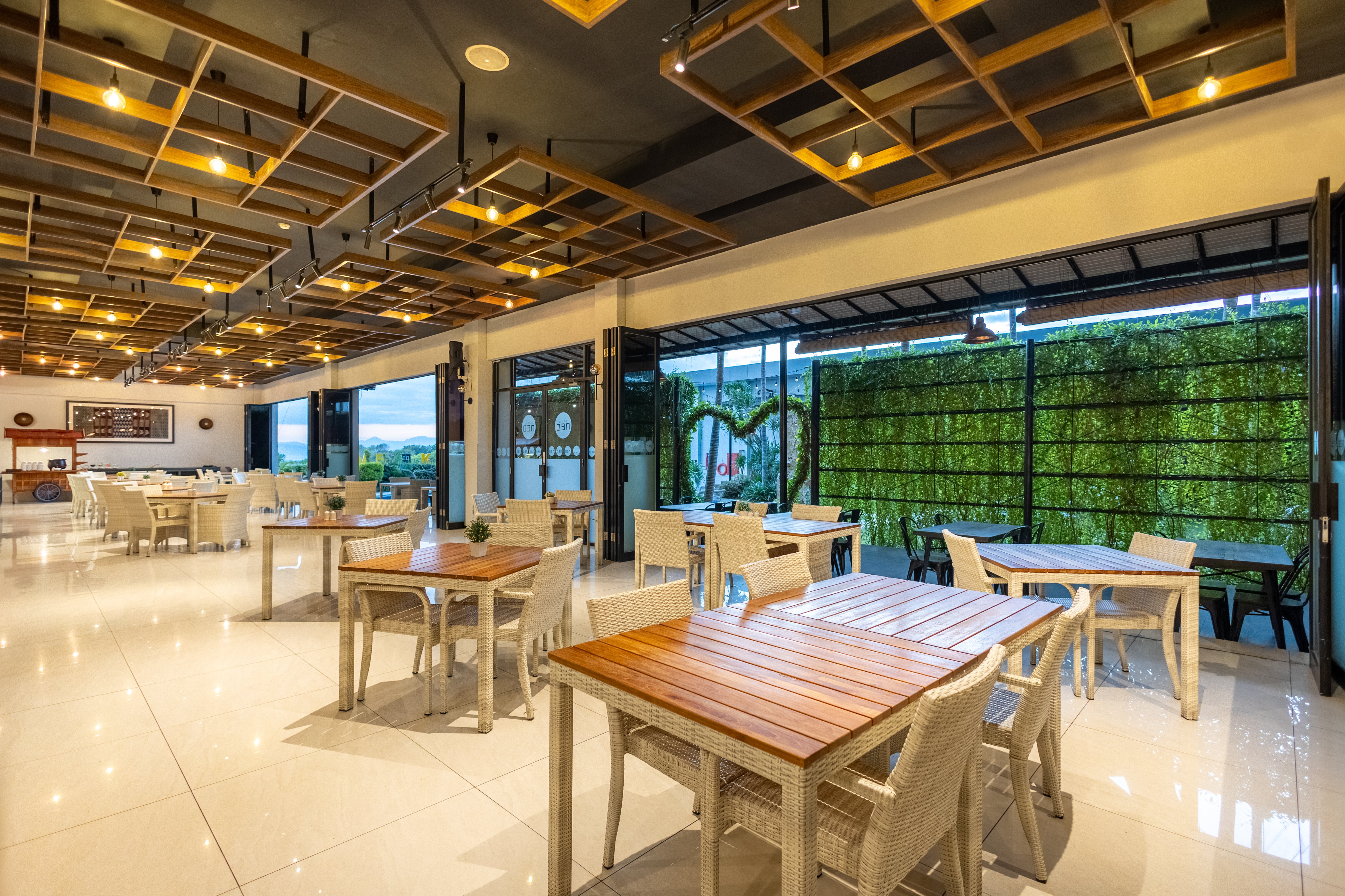 Hotel NEO Eltari Kupang-餐饮