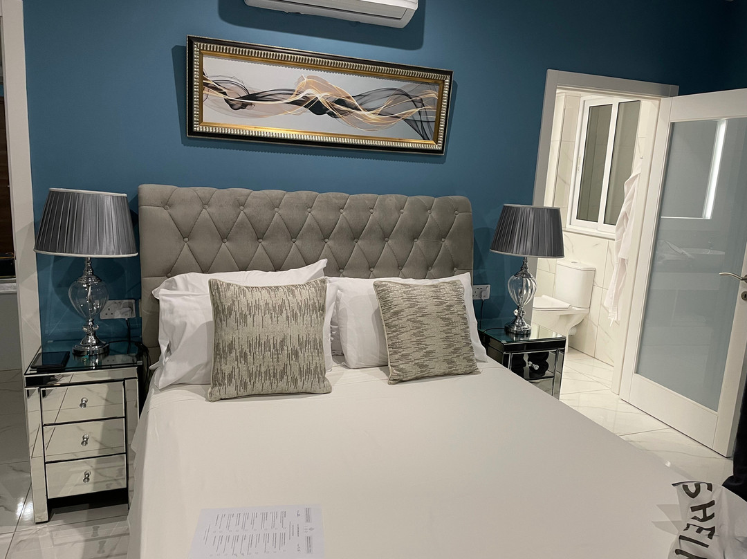 100 Boutique Living主图