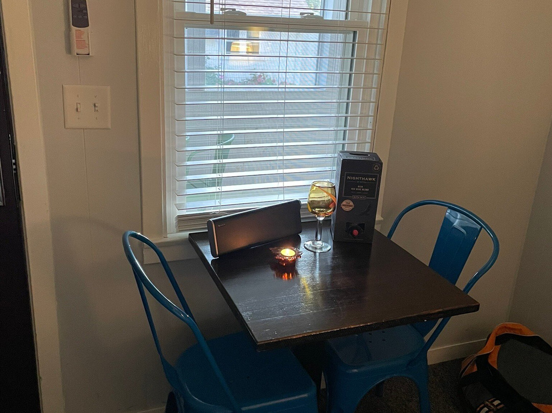 Julie's Park Cafe & Motel主图