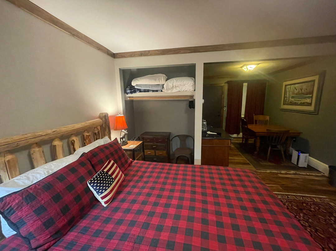 Warrensburg Inn & Suites主图