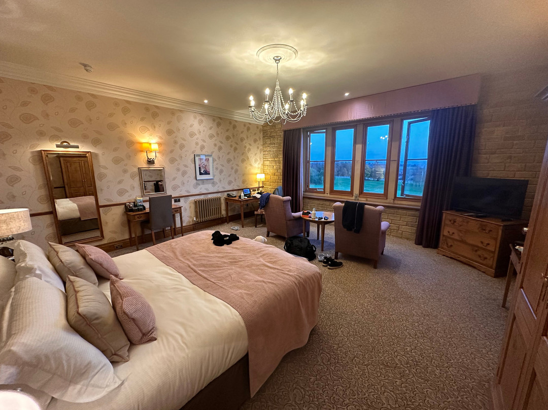 South Lodge Hotel & Spa主图
