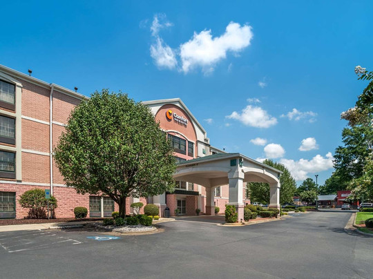 Comfort Inn & Suites Lake Norman主图