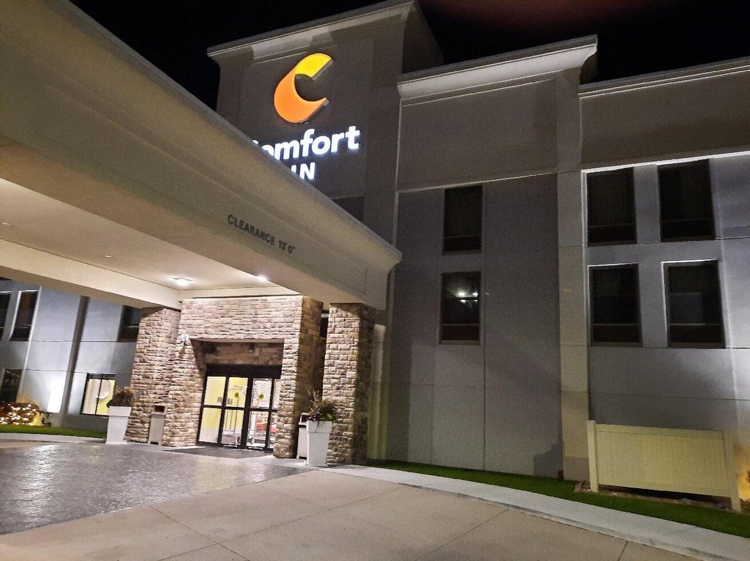 科尔尼希尔顿恒庭酒店主图