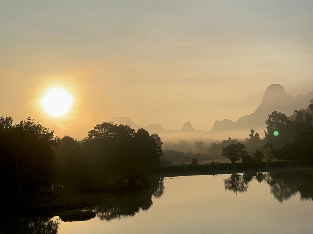 VangVieng Paramotor Center & Pilot's Cafe-旺阳必去景点