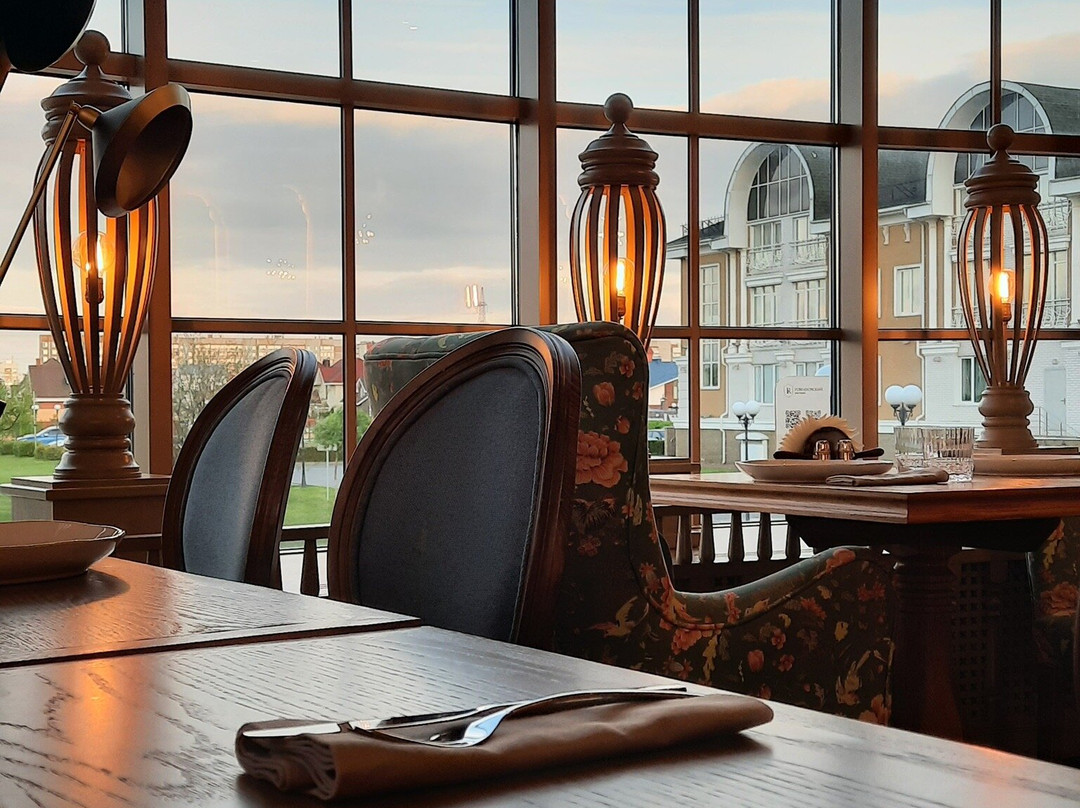 豪华帝国俱乐部主图