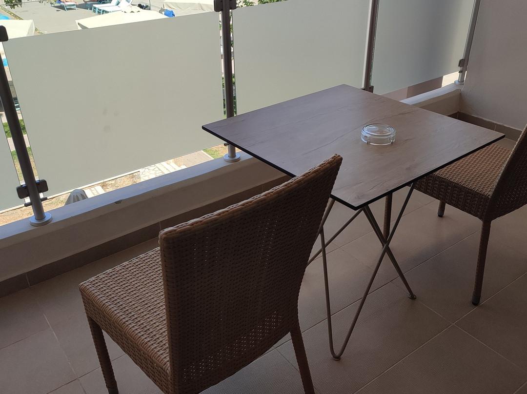 阿列亚套房酒店主图