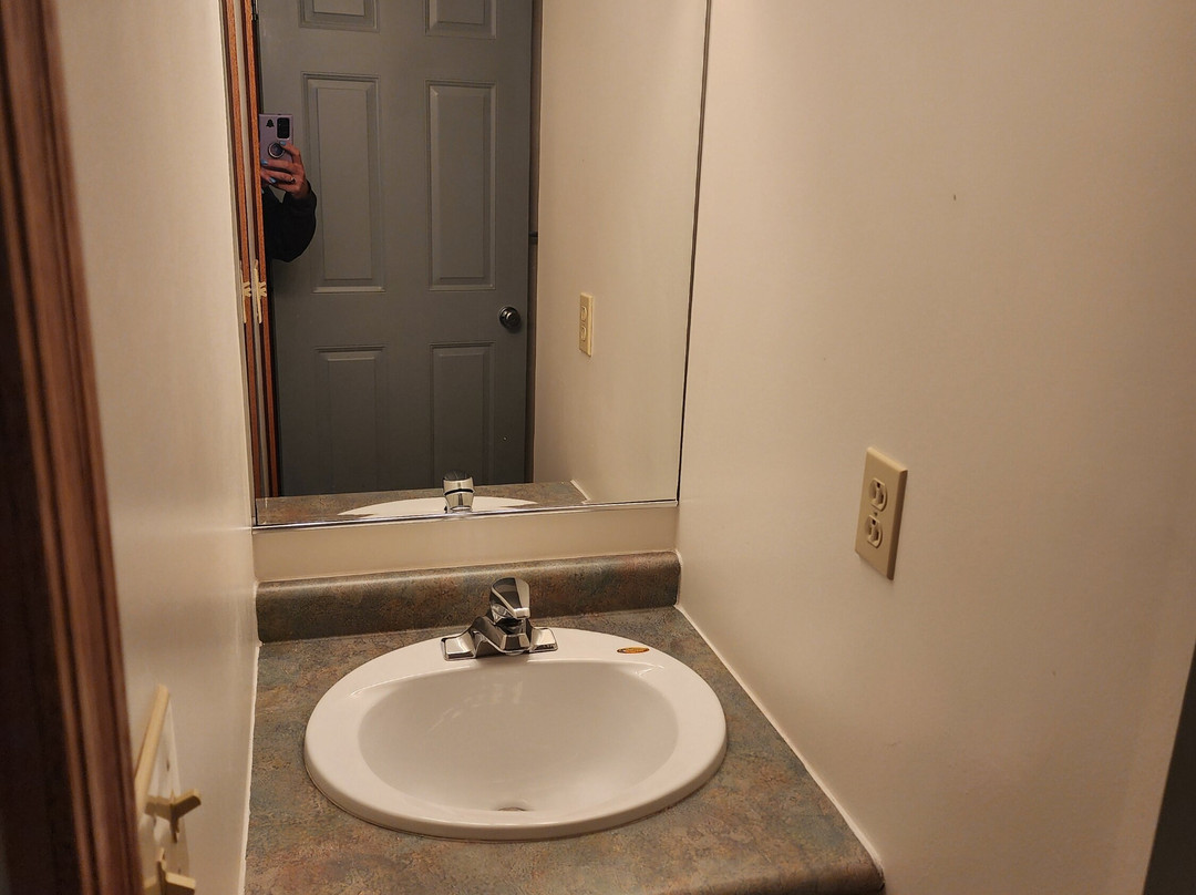 The Village Inn Motel主图