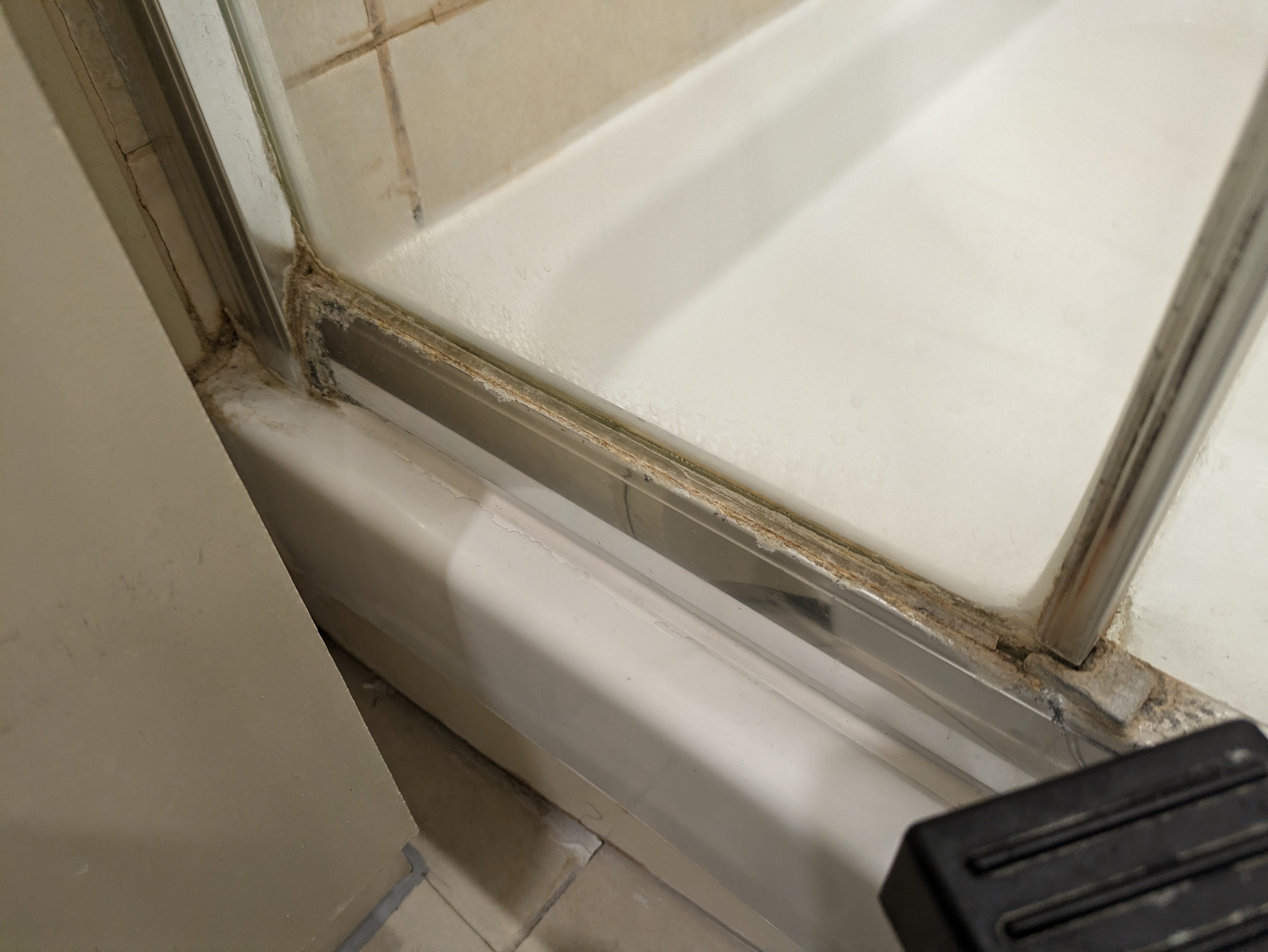 Ramada By Wyndham Cheltenham-浴室