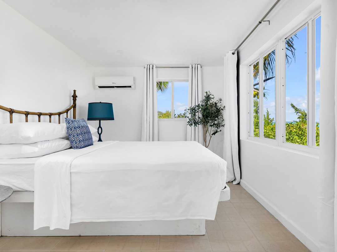 Pelican Beach Hotel主图