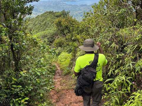 Hidden Treasures Hikes-St. George's必去景点