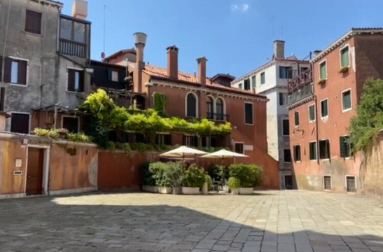 拉卡达菲奥瑞塔酒店主图