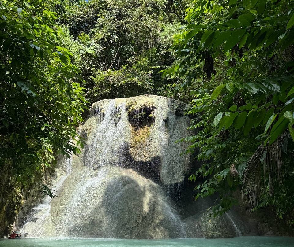 Aguinid Falls-参波恩必去景点