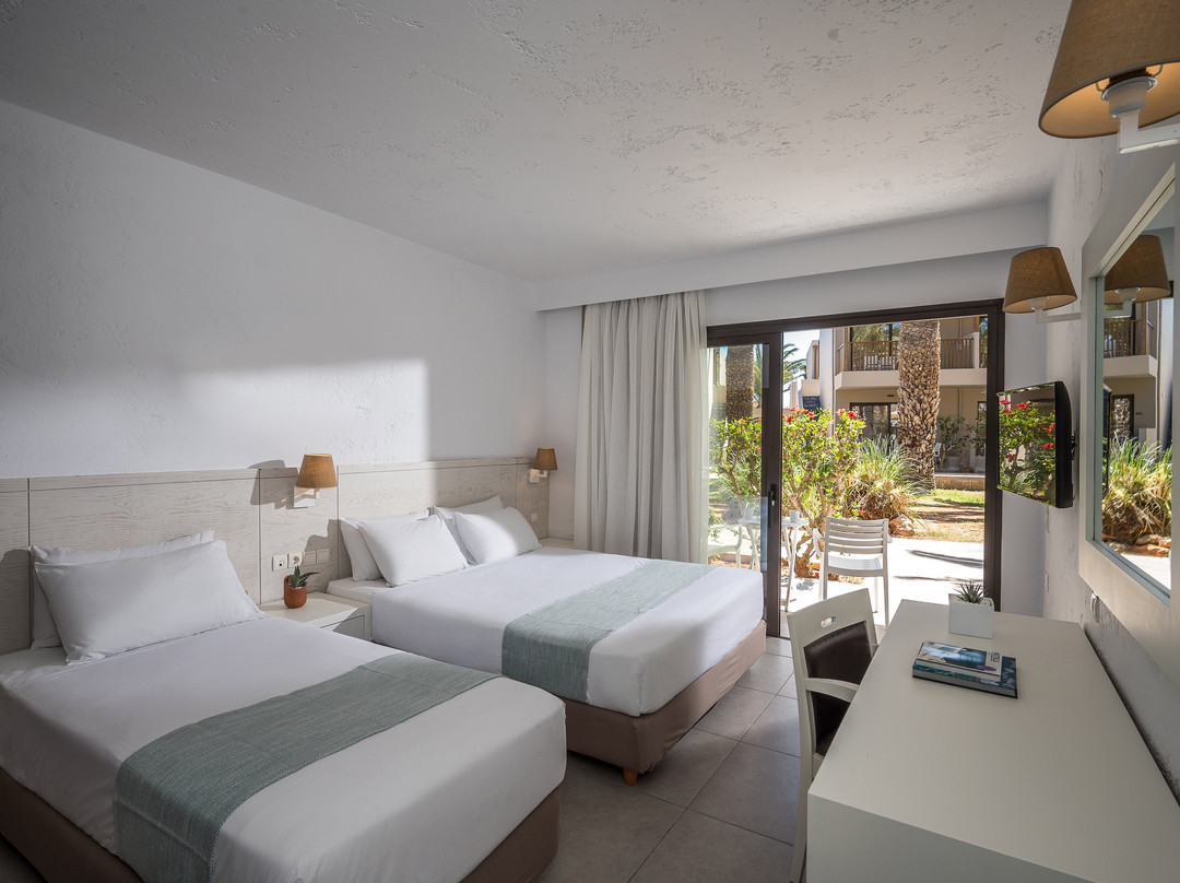 Stella Village Seaside Hotel主图