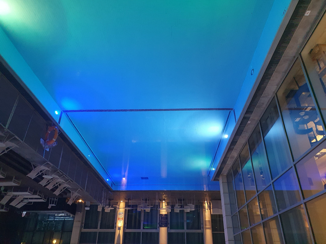 荷兹利亚希律酒店主图