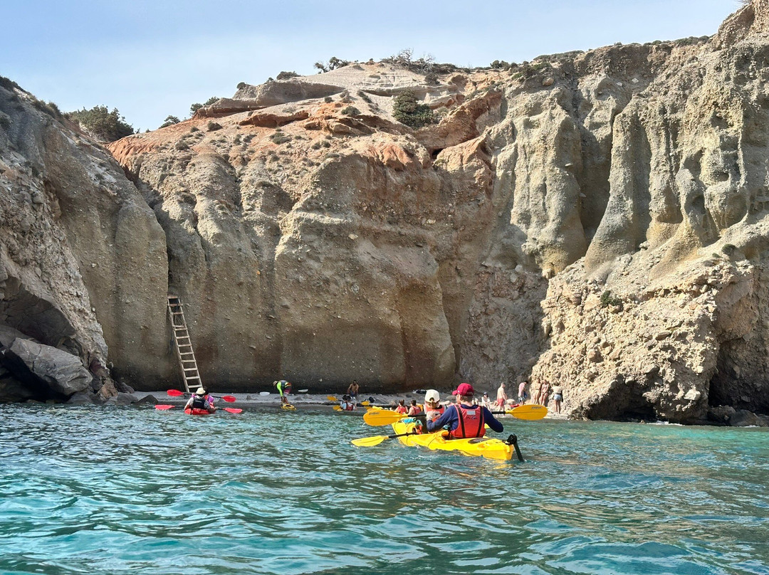 Tsigrado Beach-米洛斯岛必去景点
