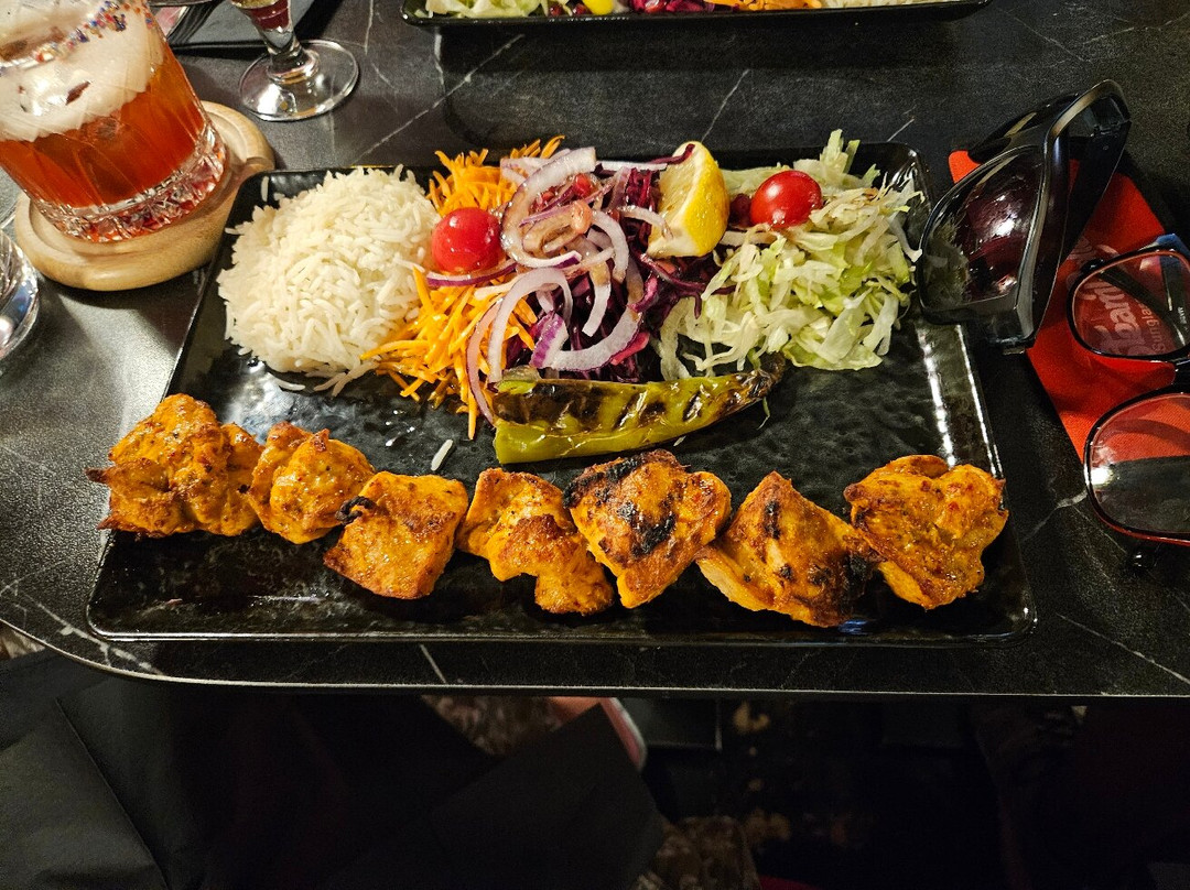 Reis Grill And Bar