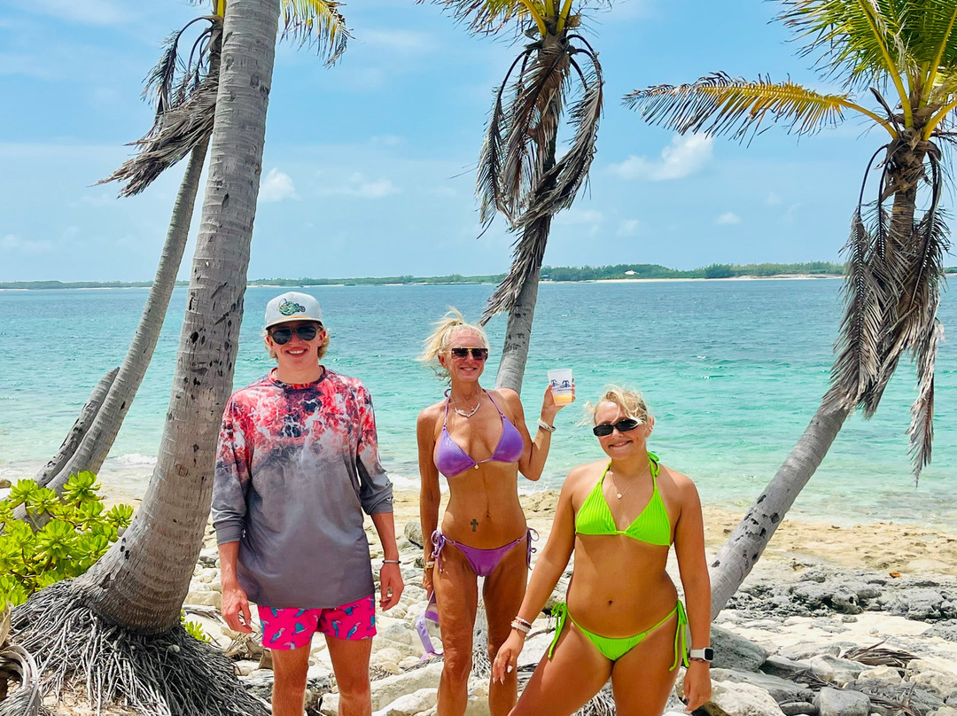 Thunderbird Sea Adventures-拿骚必去景点