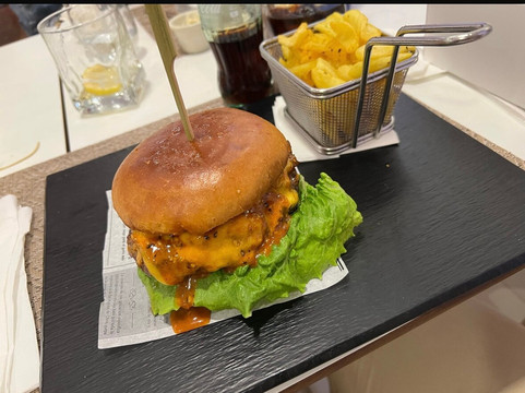 Olivia's Cocktail Lounge