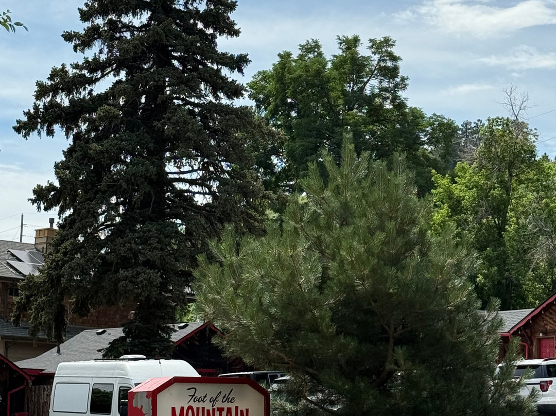 Foot of the Mountain Motel主图