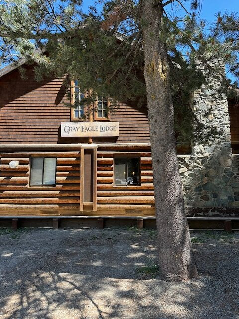 Gray Eagle Lodge主图