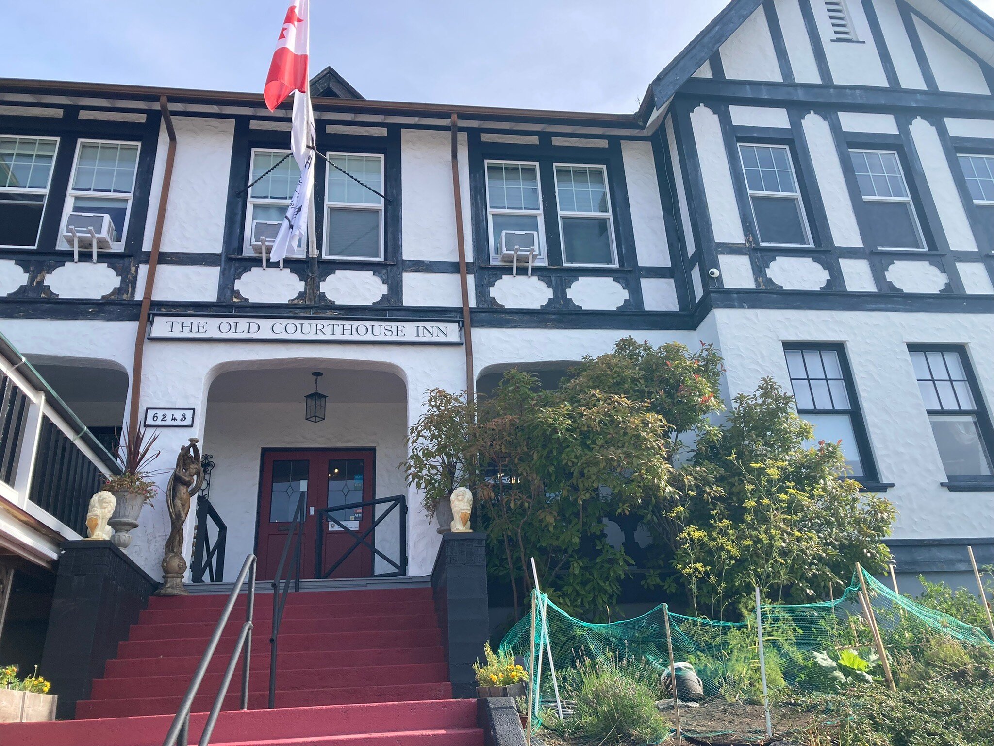 老法院旅馆-官方