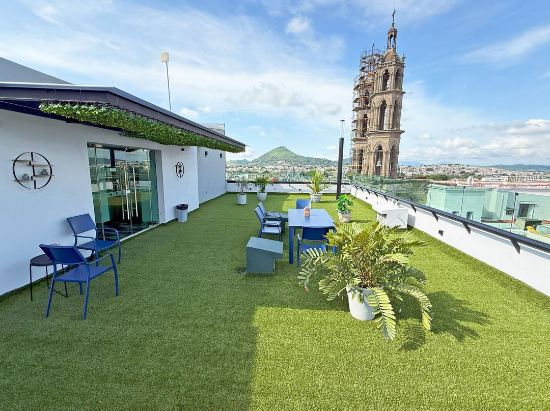 Hotel Fray Junipero Serra主图