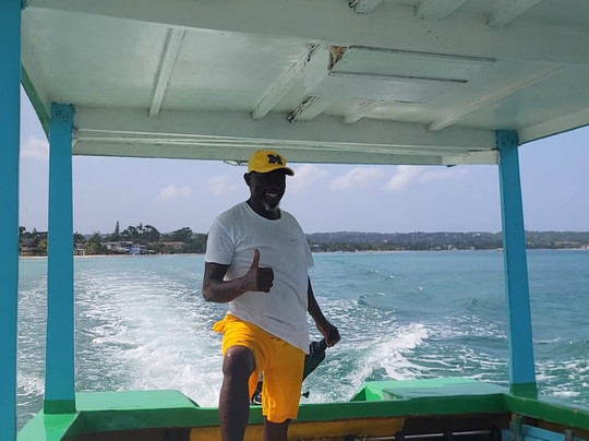 Mike's Glass Bottom Boat-内格里尔必去景点