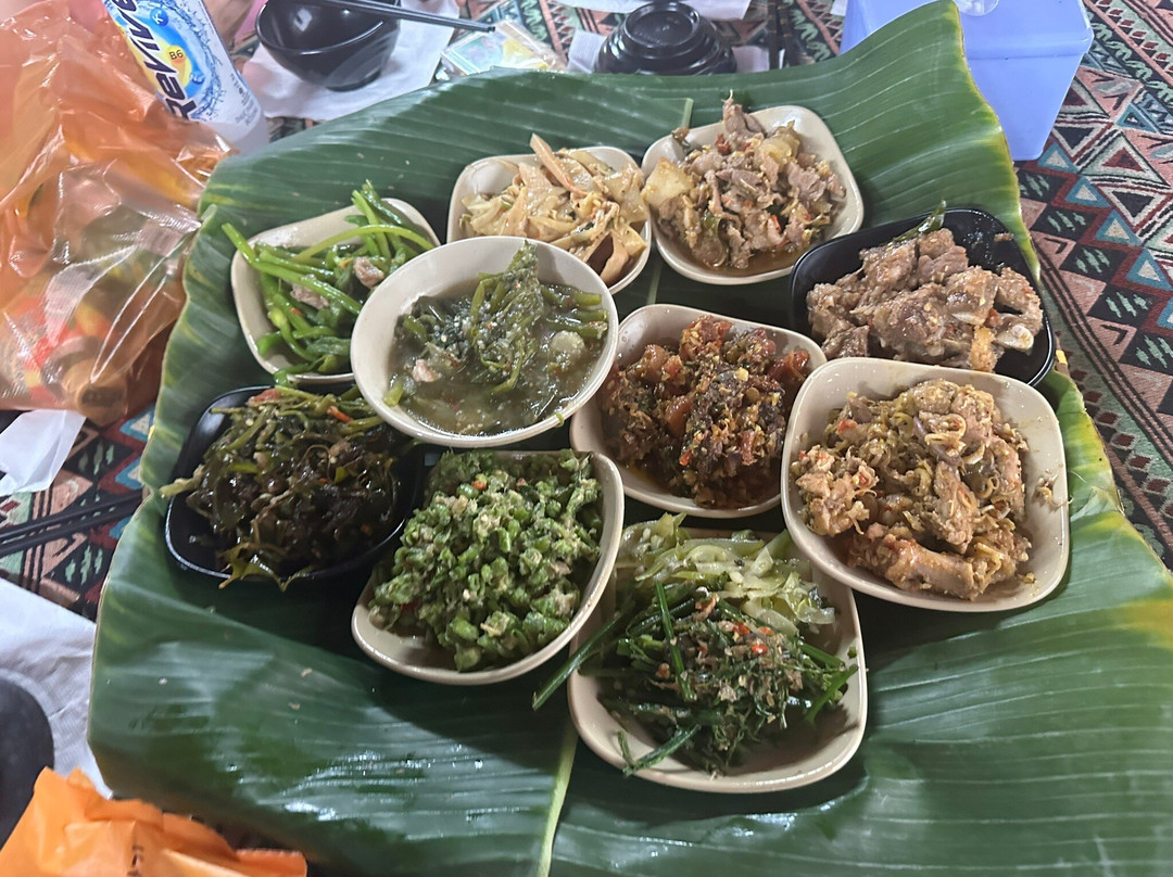 Quán Cơm Lê Na Đặc Sản Ê Đê