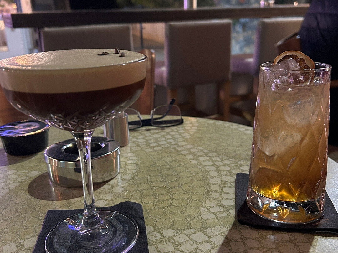 KonDimAr Cocktail Bar-古韦斯必去景点