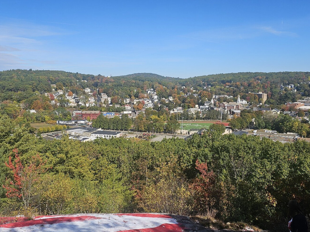 Rollstone Hill Rock Walk"-Fitchburg必去景点