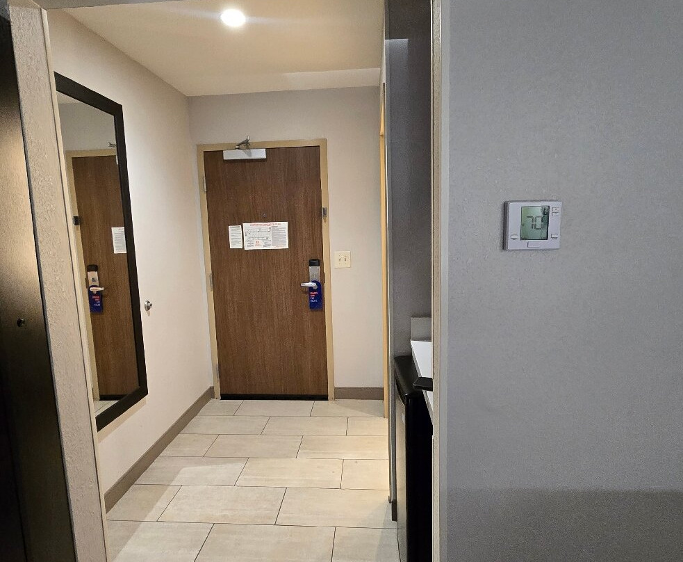 Holiday Inn Express & Suites Commerce By IHG主图