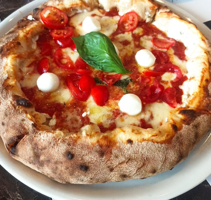 Tonino Esperienza Italiana In Thermi