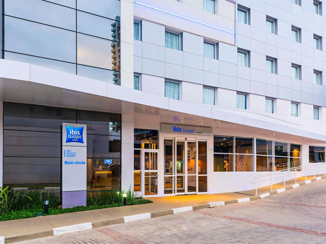 容迪亚伊酒店住宿-容迪亚伊购物中心宜必思快捷酒店