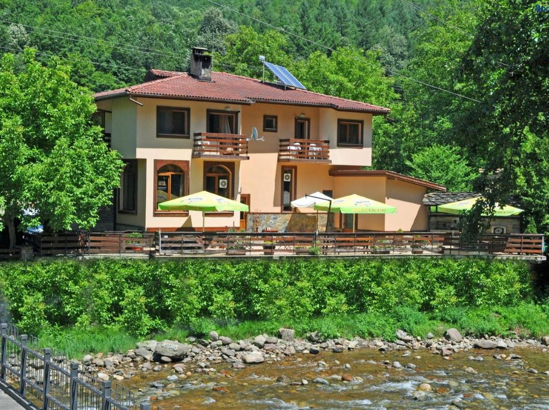 Ravnishte酒店住宿-Hotel Fedora