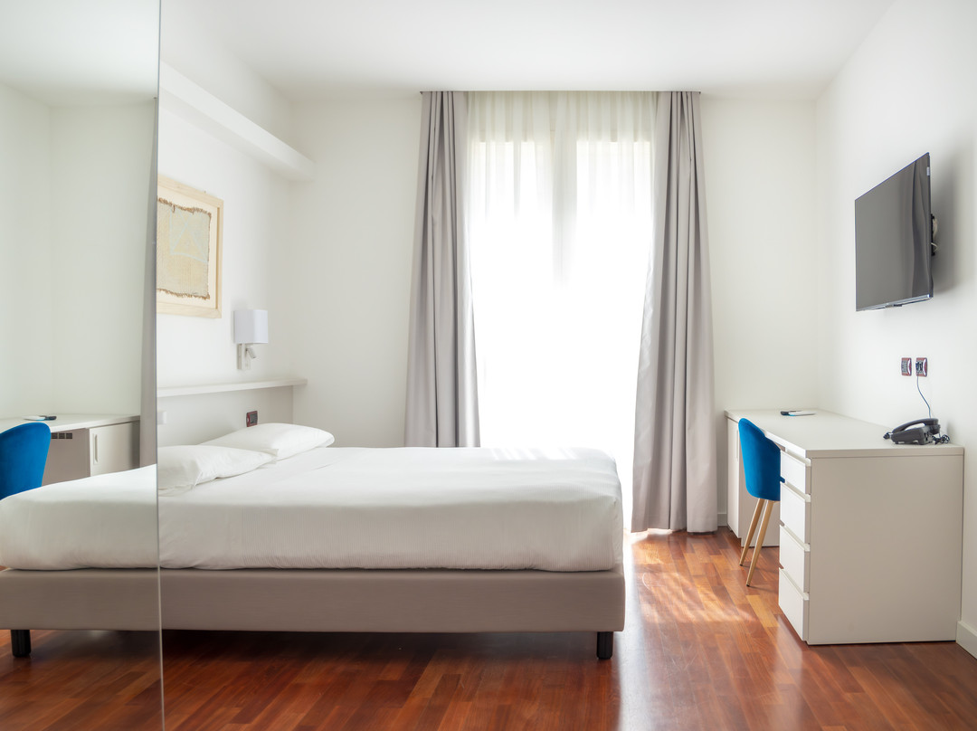 Hotel Carlo Felice主图