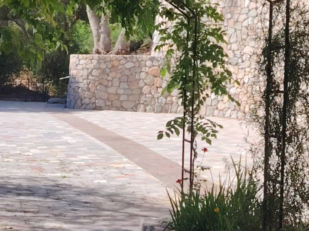 Cavas Del Valle-Monte Grande必去景点