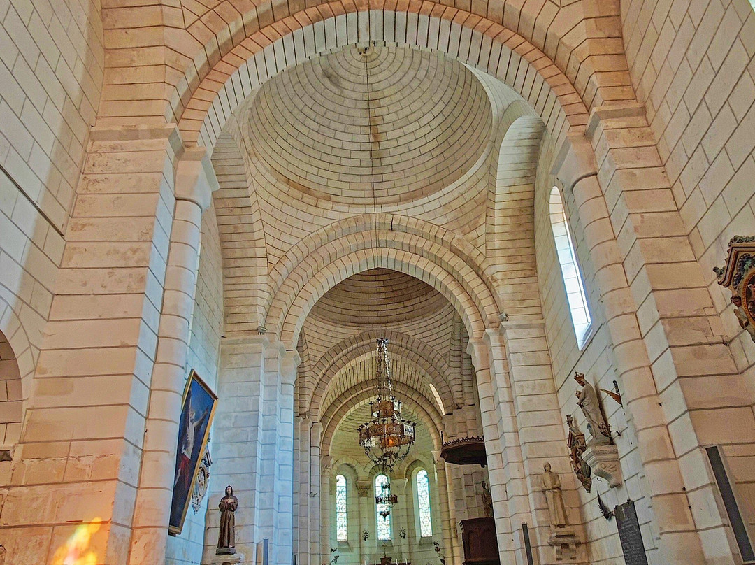 The Church of Saint-Pierre-ès-Liens in Bourdeilles-Bourdeilles必去景点