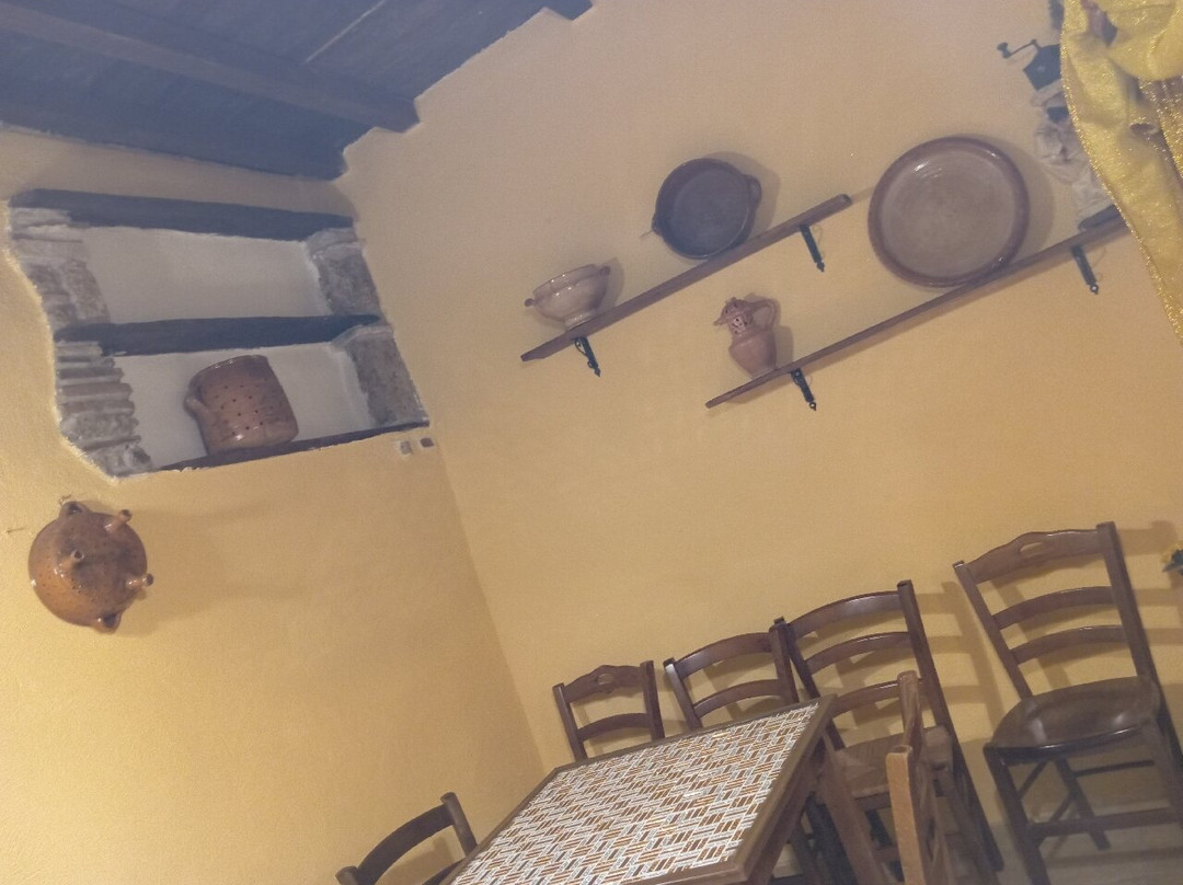 Ristorart zi Catari valogno borgo dei murales