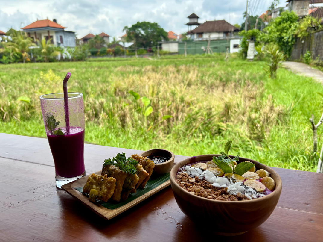 Putra Bisma Warung