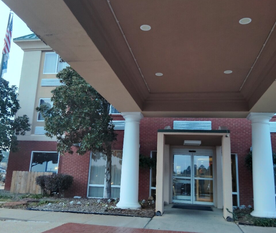 Holiday Inn Express & Suites Oxford By IHG主图