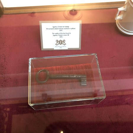 卓美亚佩拉宫酒店主图