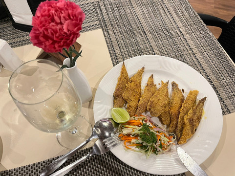 Lino's Restaurant And Bar