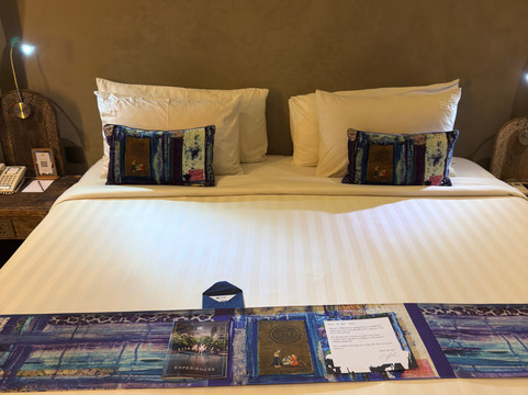 水明漾蓝色卡玛绿洲酒店主图