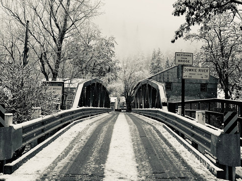 Riverside Mountain Lodge主图