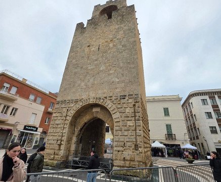 Torre di Mariano II-奥里斯塔诺省必去景点