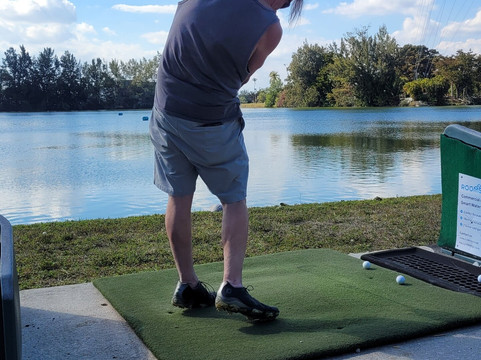 Aqua Golf Driving Range-哈伦代尔海滩必去景点