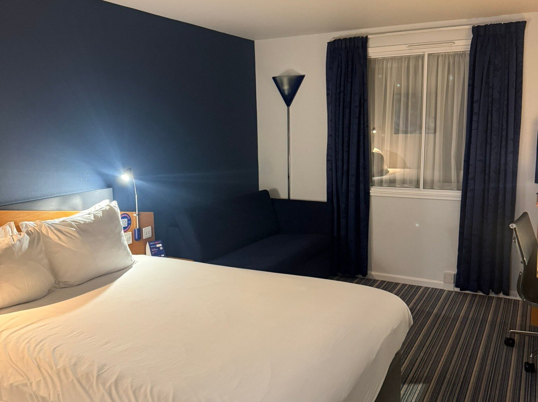 南安普敦西智选假日酒店主图