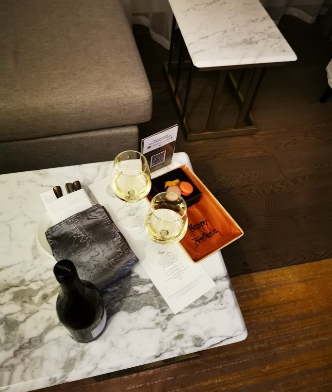 塔吉朱美拉湖塔楼酒店主图